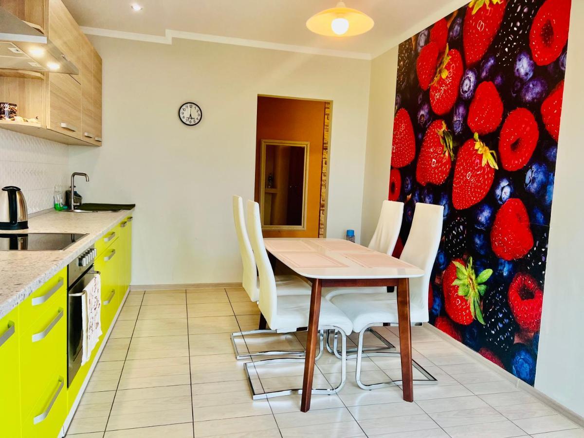 Apartaments Sichovyh Strilciv 68A Ivano-Frankivsk Exterior foto